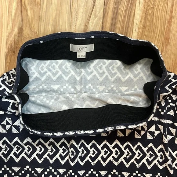 LOFT Blue and White Geometric Column Skirt - Picture 5 of 5